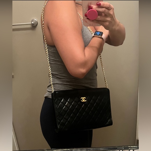 Sold!!🔥 Chanel Clutch W/ Chain - Picture 2 of 15